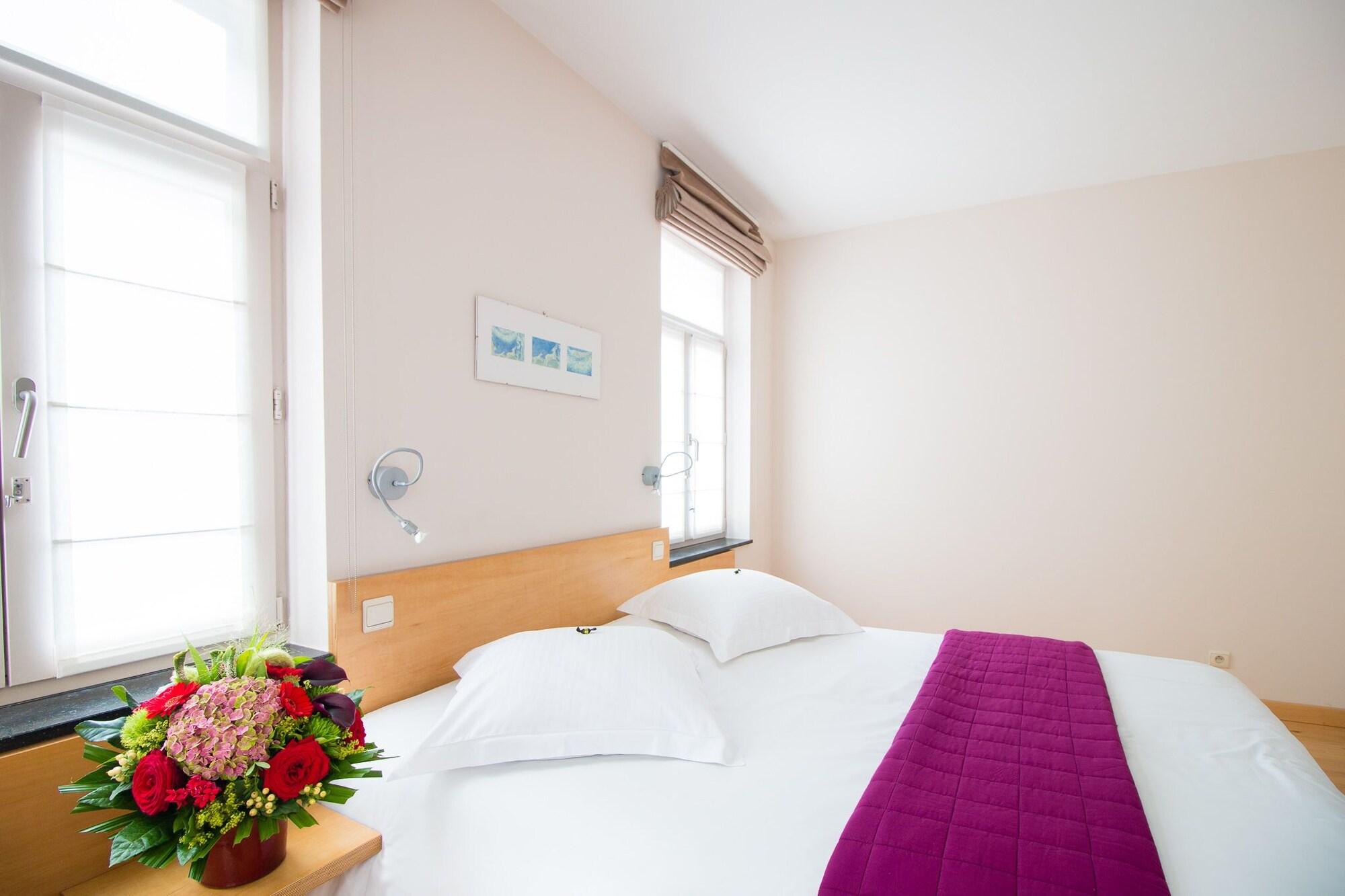 Hotel Au Repos Des Chasseurs Auderghem Exteriör bild